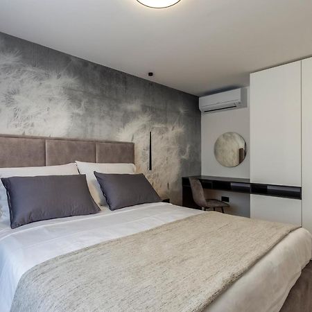 Apartman Izis Centar Pule Pula Buitenkant foto