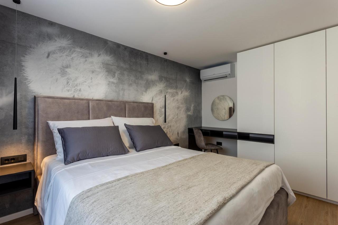 Apartman Izis Centar Pule Pula Buitenkant foto