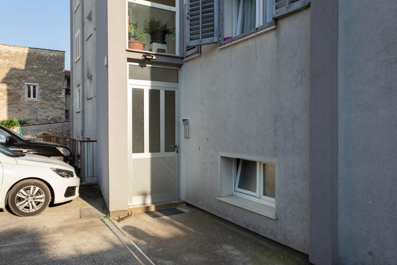Apartman Izis Centar Pule Pula Buitenkant foto