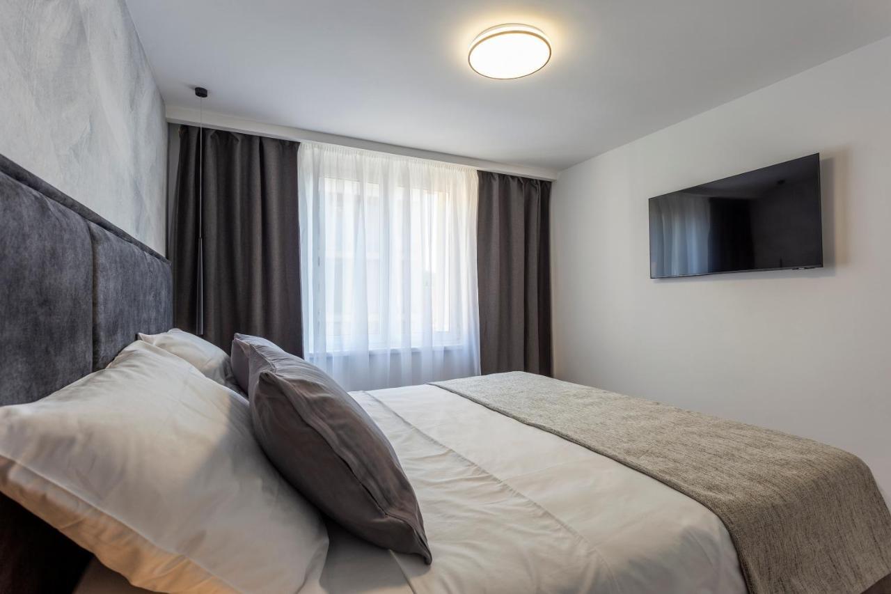 Apartman Izis Centar Pule Pula Buitenkant foto