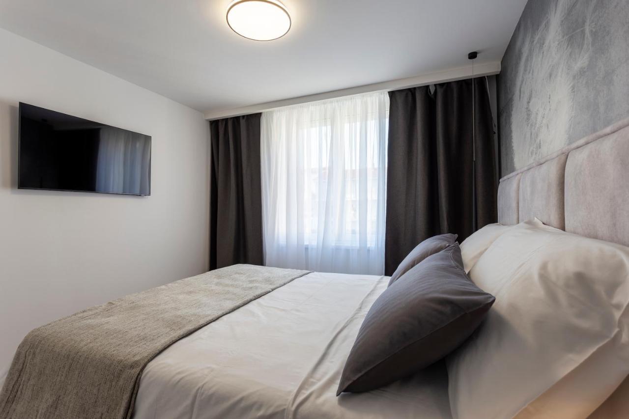 Apartman Izis Centar Pule Pula Buitenkant foto